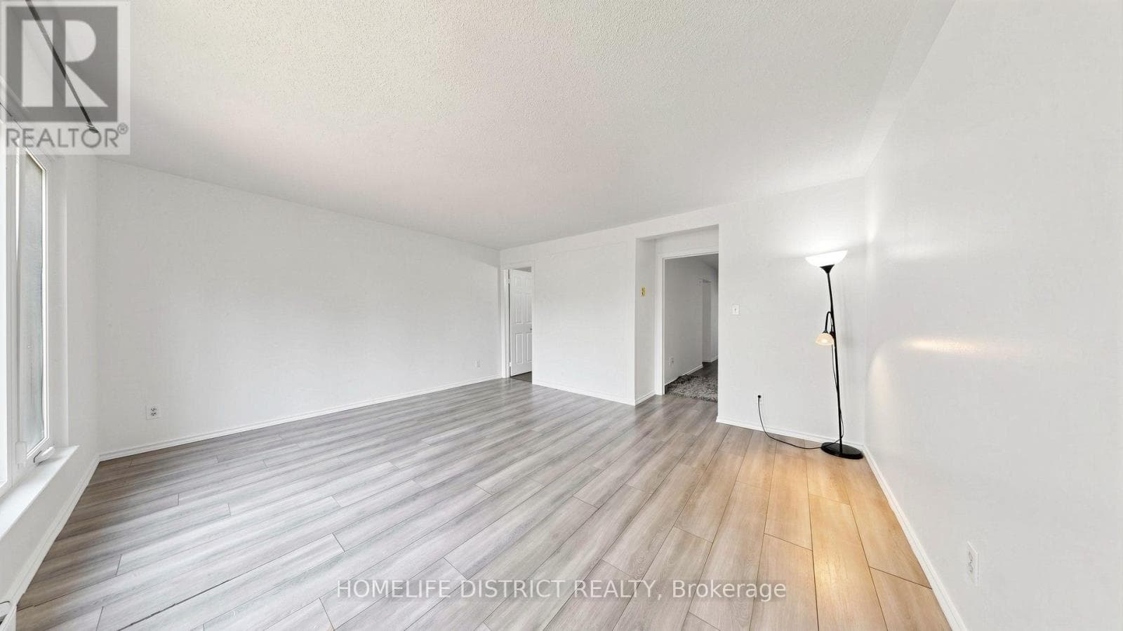 Single Family at 424 Chaleur Avenue, Oshawa (Lakeview), Ontario - Photo 9 - RE/MAX Garden City Realty