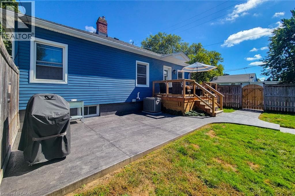 Single Family at 19 THORNDALE Avenue, St. Catharines, Ontario - Photo 8 - RE/MAX Garden City Realty