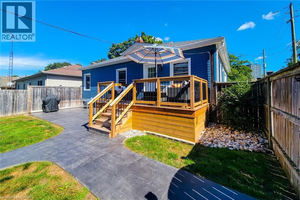 Single Family at 19 THORNDALE Avenue, St. Catharines, Ontario - Photo 9 - RE/MAX Garden City Realty