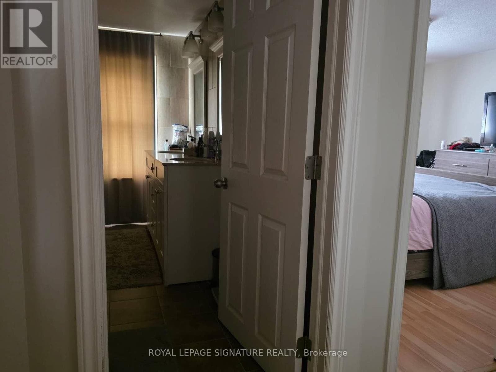 Single Family at 15 Twenty-Ninth Street, Toronto (Long Branch), Ontario - Photo 7 - RE/MAX Garden City Realty