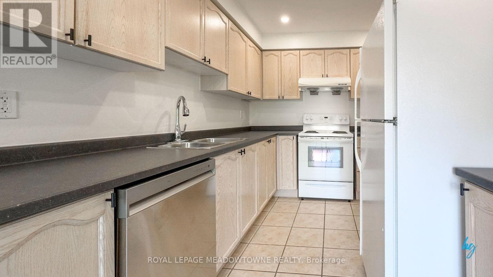 Single Family at 3561 Southwick Street, Mississauga (Churchill Meadows), Ontario - Photo 7 - RE/MAX Garden City Realty