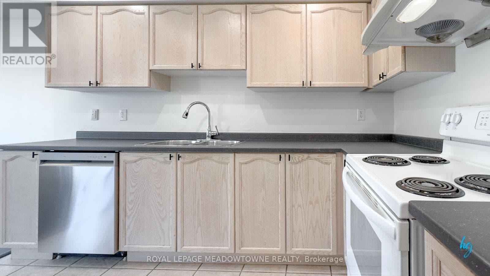 Single Family at 3561 Southwick Street, Mississauga (Churchill Meadows), Ontario - Photo 8 - RE/MAX Garden City Realty