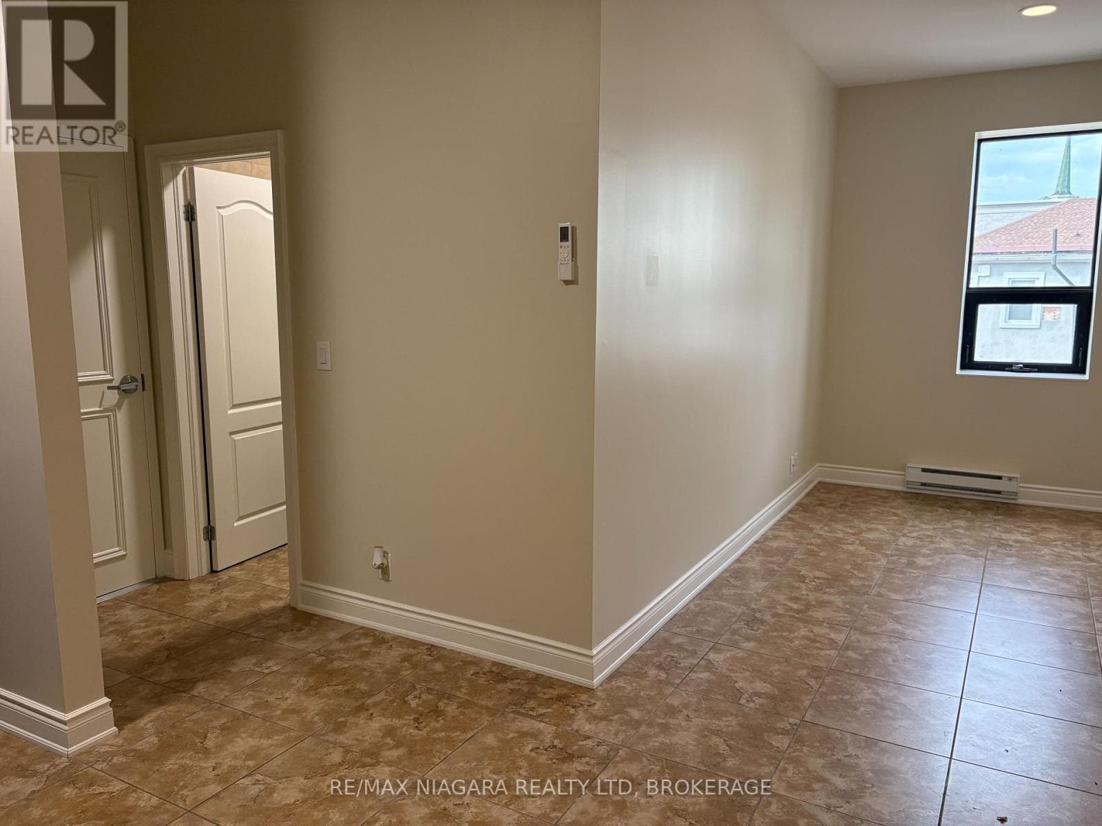 Single Family at 3- 320 Ridge Road, Fort Erie (Ridgeway), Ontario - Photo 4 - RE/MAX Garden City Realty