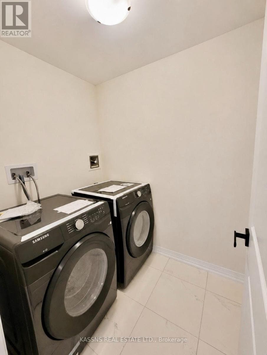Single Family at 3305 Sixth Line, Oakville (GO Glenorchy), Ontario - Photo 7 - RE/MAX Garden City Realty