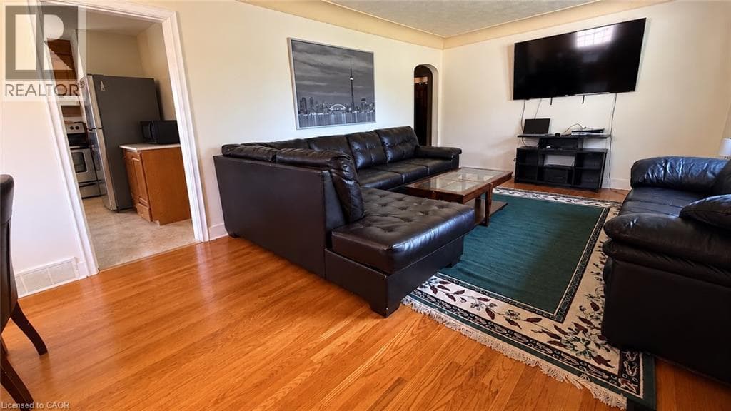 Single Family at 12 ROSELAND Avenue, St. Catharines, Ontario - Photo 5 - RE/MAX Garden City Realty