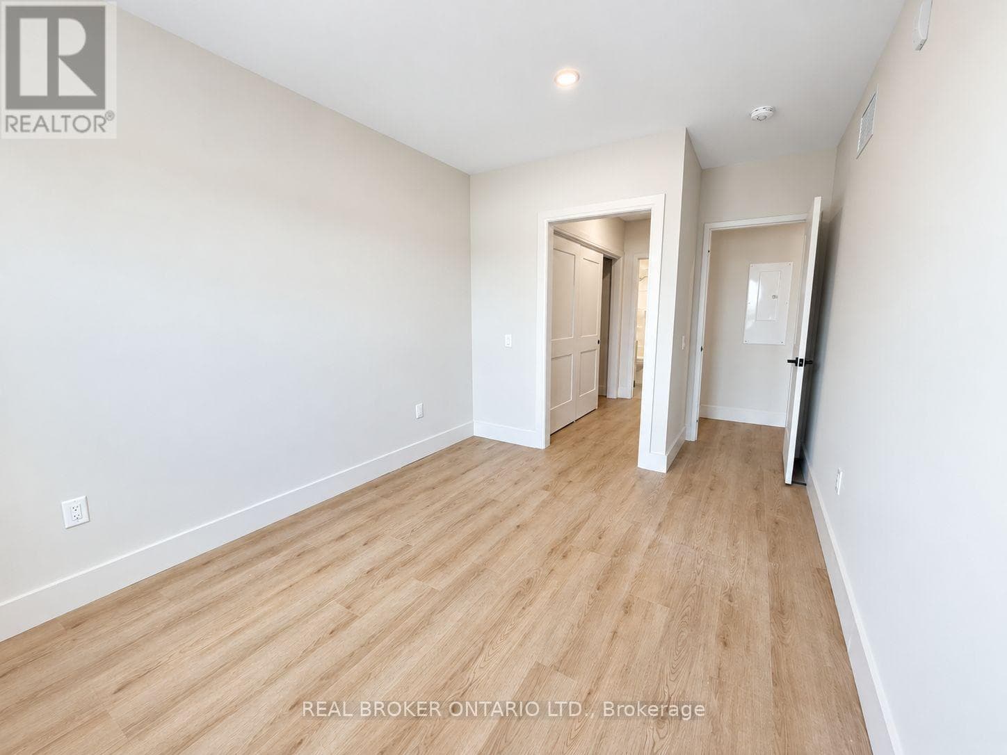 Single Family at 307- 8 Hutt Lane, Thorold (Thorold Downtown), Ontario - Photo 10 - RE/MAX Garden City Realty