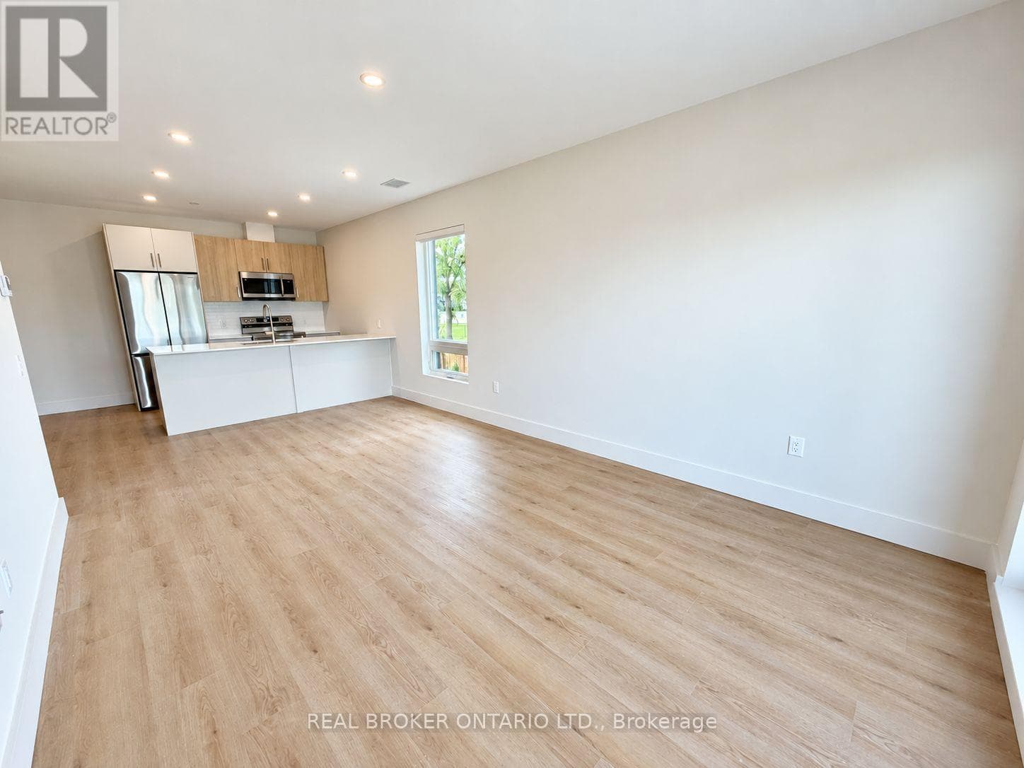 Single Family at 307- 8 Hutt Lane, Thorold (Thorold Downtown), Ontario - Photo 7 - RE/MAX Garden City Realty