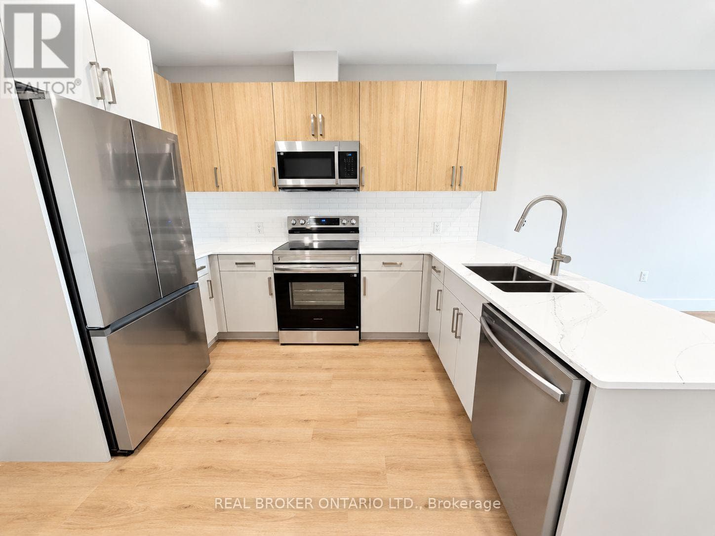 Single Family at 405- 8 Hutt Lane, Thorold (Thorold Downtown), Ontario - Photo 7 - RE/MAX Garden City Realty