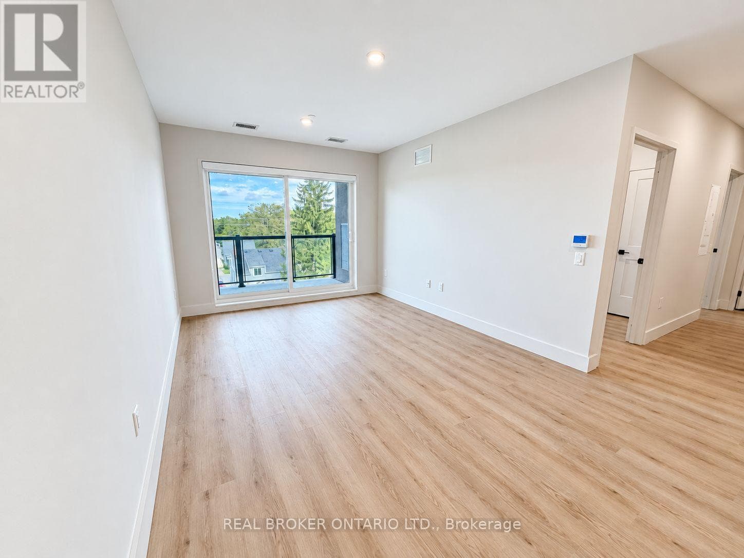 Single Family at 405- 8 Hutt Lane, Thorold (Thorold Downtown), Ontario - Photo 8 - RE/MAX Garden City Realty