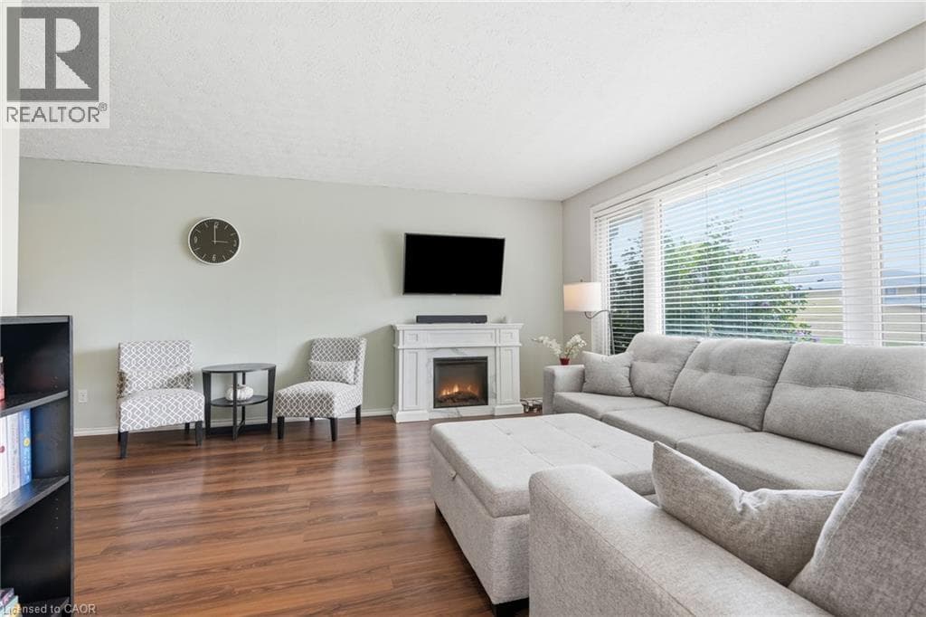 Single Family at 73 AQUADOR Drive, Welland, Ontario - Photo 5 - RE/MAX Garden City Realty
