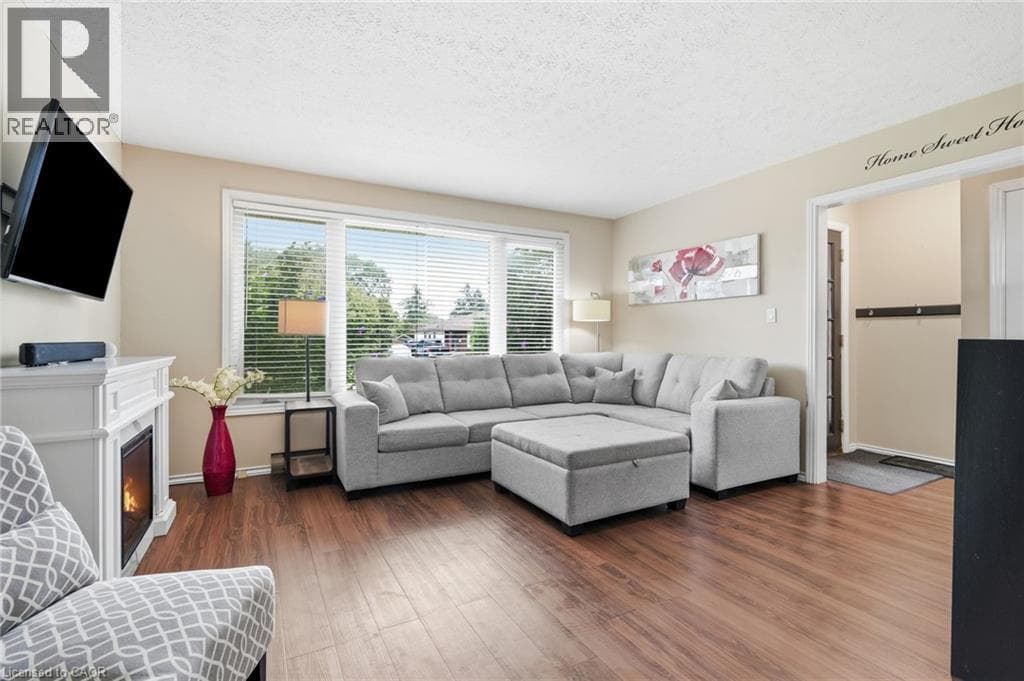 Single Family at 73 AQUADOR Drive, Welland, Ontario - Photo 6 - RE/MAX Garden City Realty