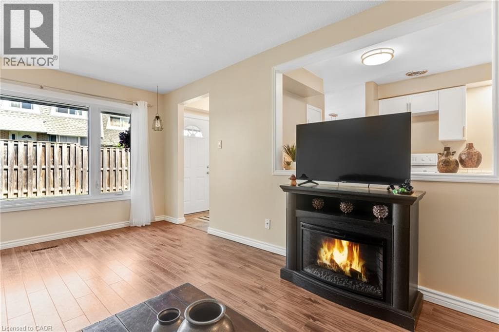 Single Family at 51- 14 WILLIAMSBURG Road, Kitchener, Ontario - Photo 10 - RE/MAX Garden City Realty