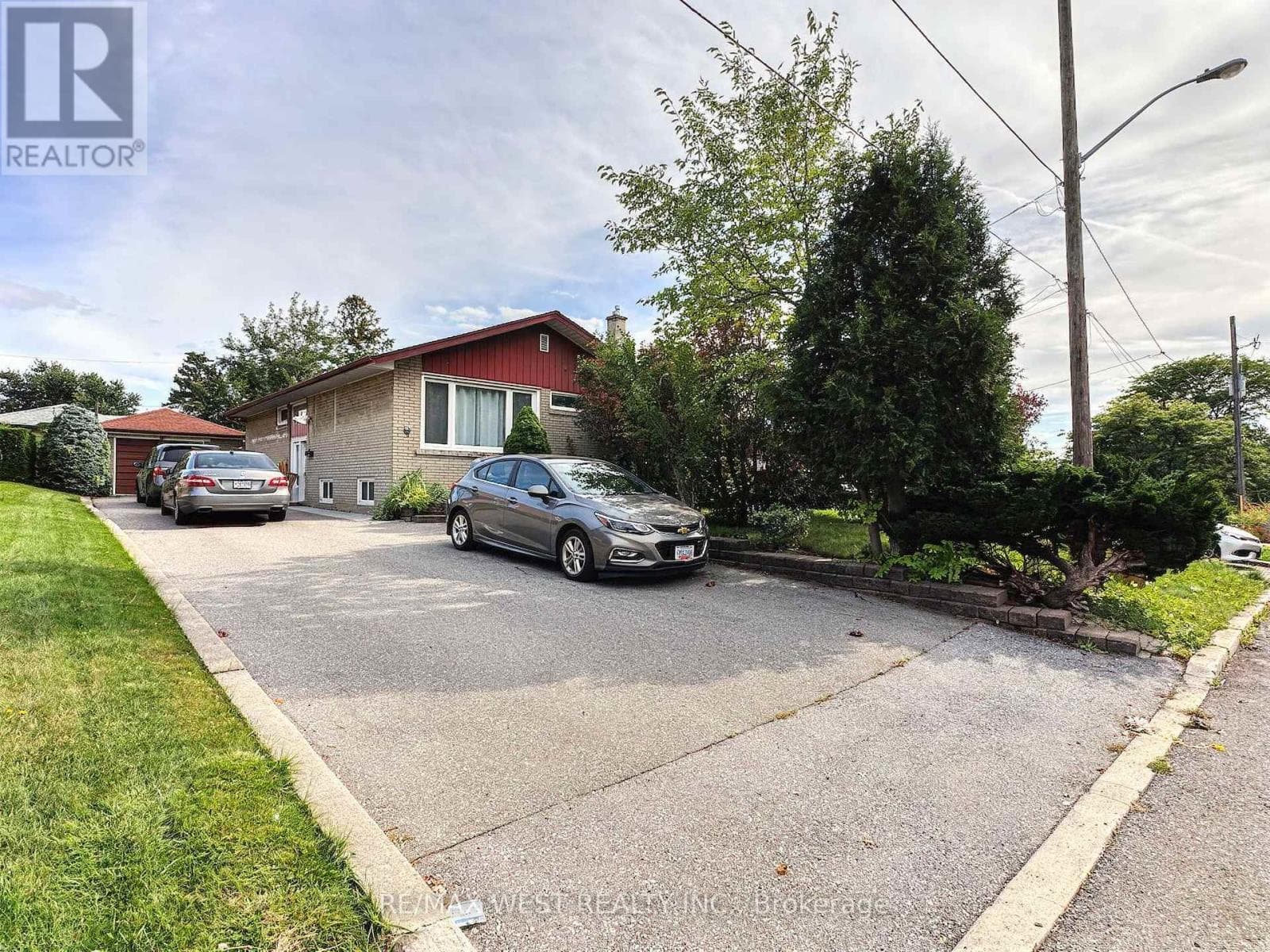 31 Valencia Crescent
