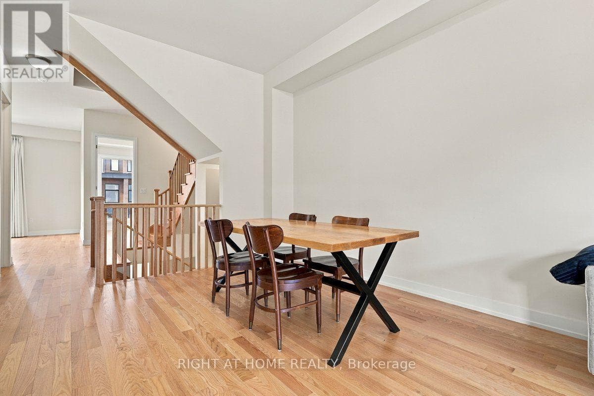 Single Family at 3081 Welsman Garden, Oakville (JM Joshua Meadows), Ontario - Photo 10 - RE/MAX Garden City Realty