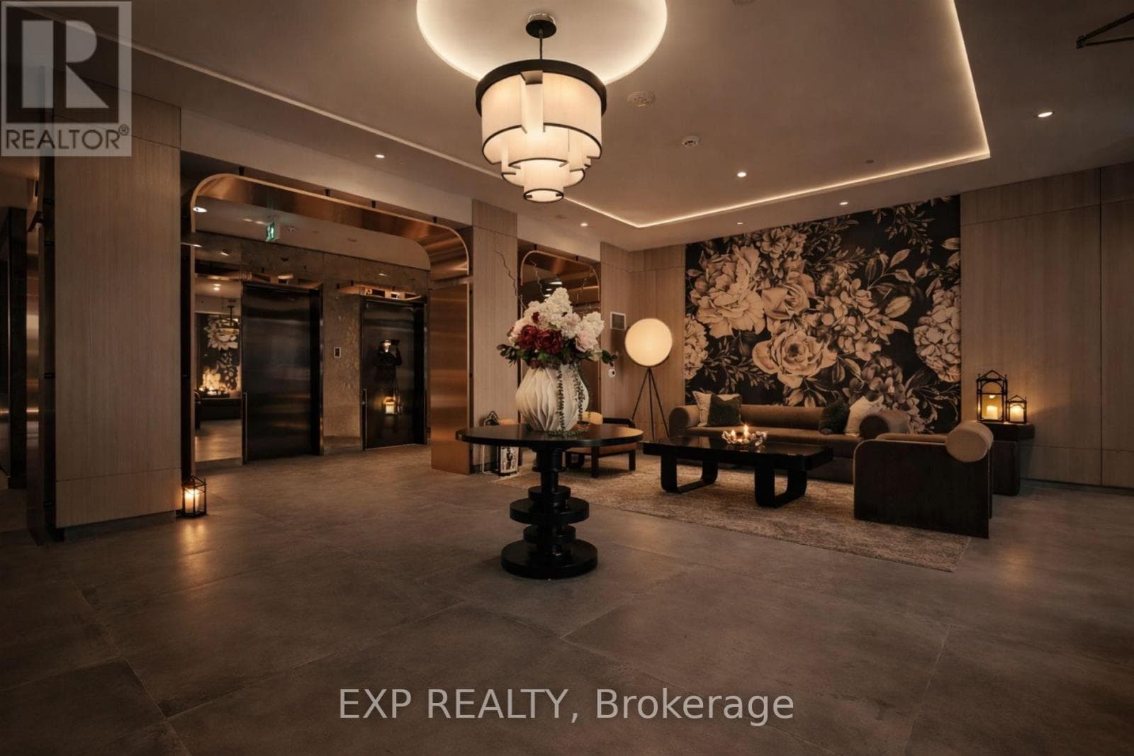 Single Family at 811- 556 Marlee Avenue, Toronto (Yorkdale-Glen Park), Ontario - Photo 4 - RE/MAX Garden City Realty