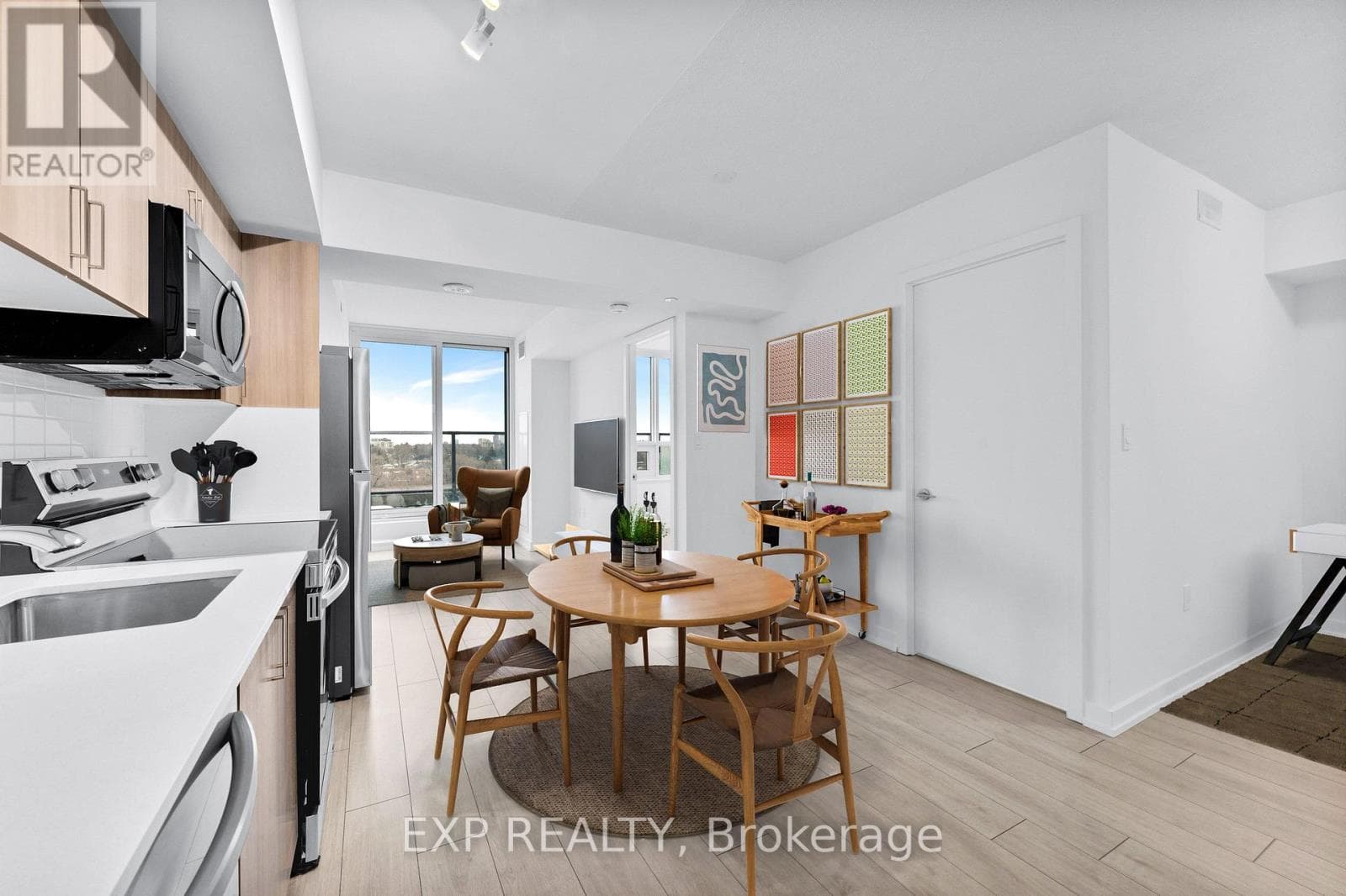 Single Family at 811- 556 Marlee Avenue, Toronto (Yorkdale-Glen Park), Ontario - Photo 7 - RE/MAX Garden City Realty