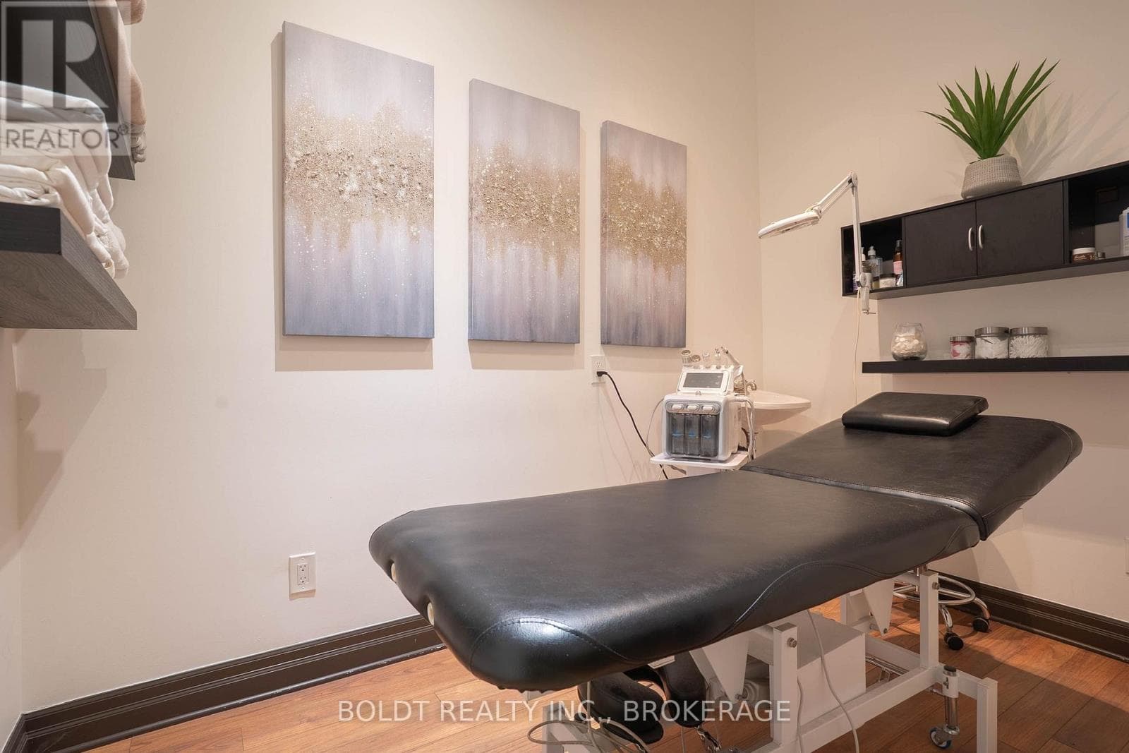 Retail at 20 St. Paul Street, St. Catharines (Downtown), Ontario - Photo 9 - RE/MAX Garden City Realty