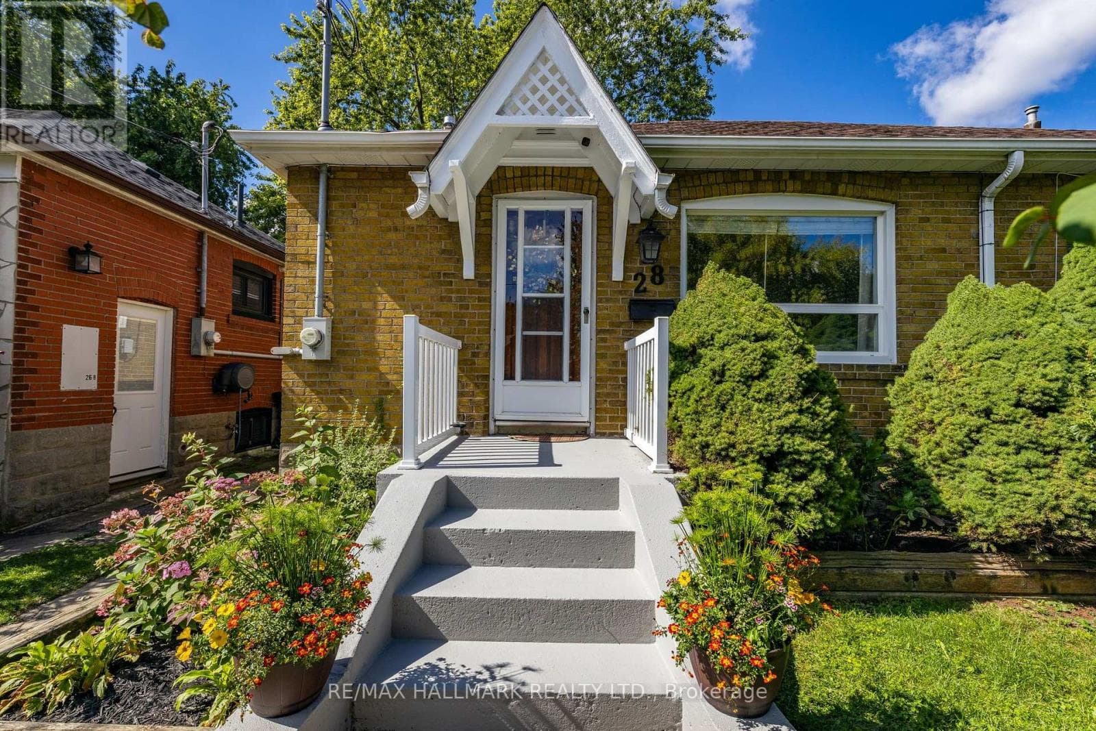 28 Thora Avenue