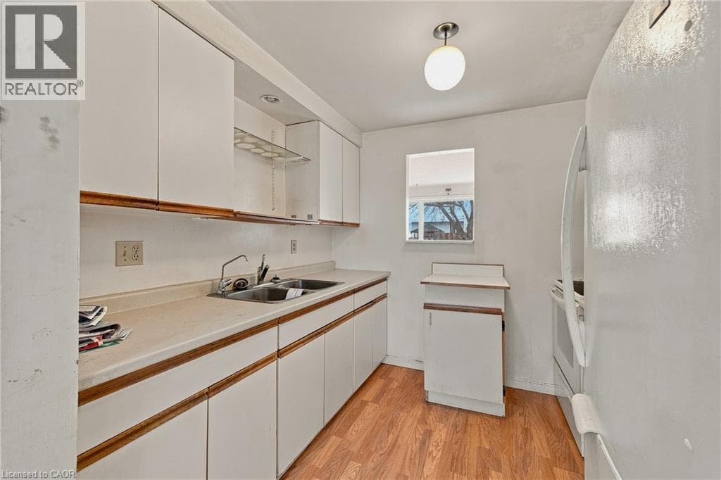 Single Family at 10- 487 ELGIN Street, Cambridge, Ontario - Photo 10 - RE/MAX Garden City Realty