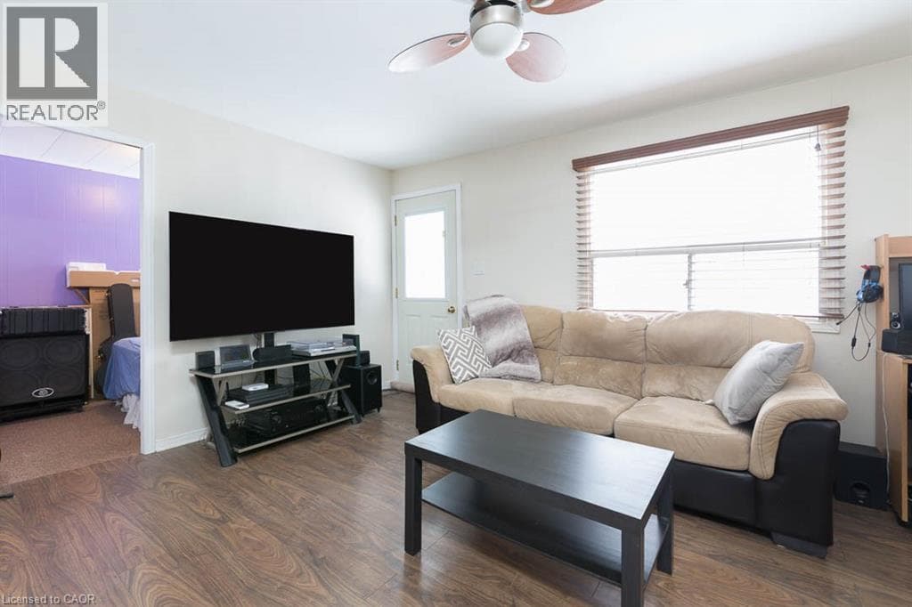 Single Family at 341 CORVETTE Street, Welland, Ontario - Photo 2 - RE/MAX Garden City Realty
