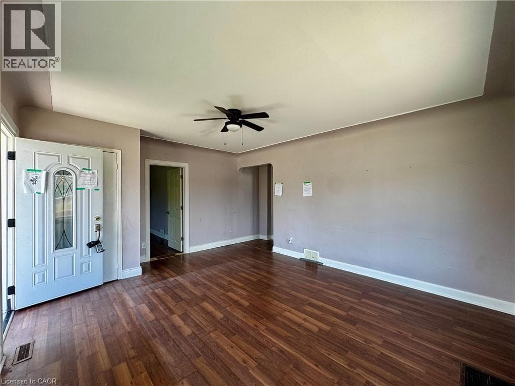 Single Family at 89 LINCOLN Avenue, St. Catharines, Ontario - Photo 3 - RE/MAX Garden City Realty