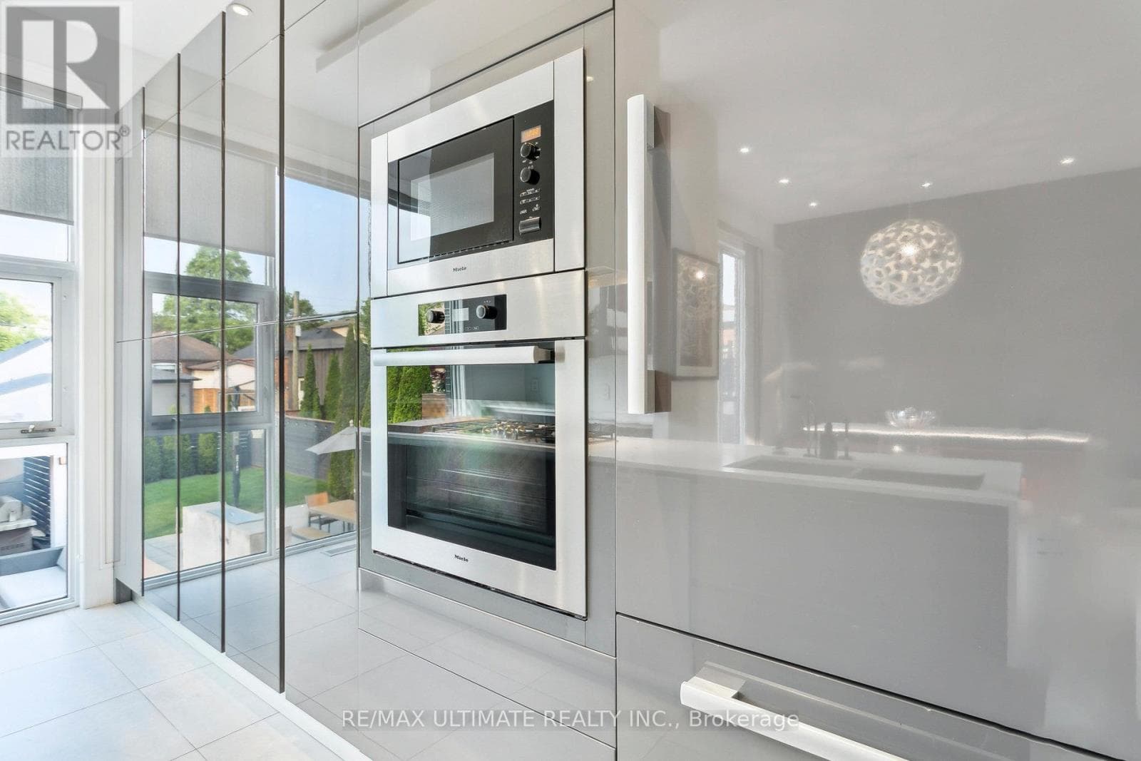 Single Family at 1139 Glengrove Avenue, Toronto (Yorkdale-Glen Park), Ontario - Photo 10 - RE/MAX Garden City Realty