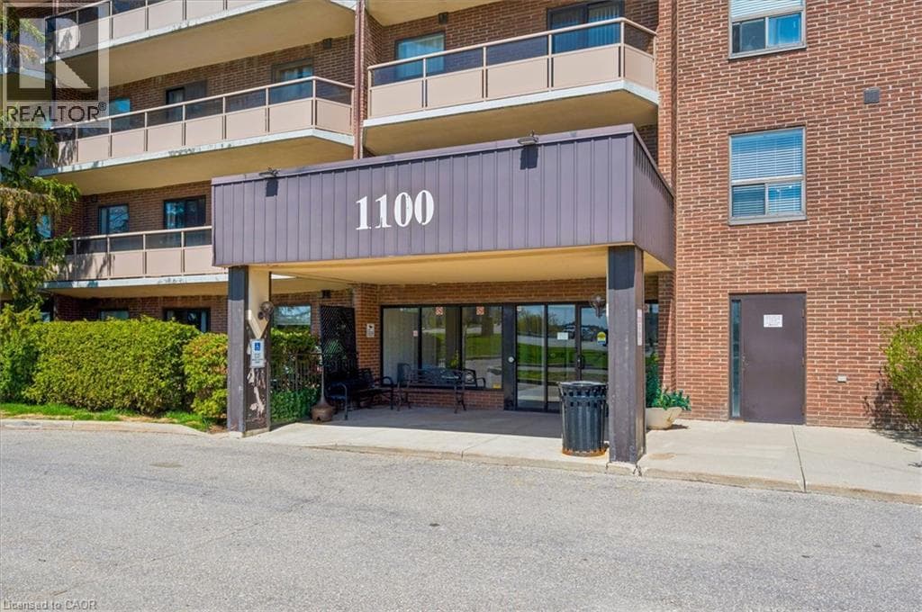 Single Family at 302- 1100 COURTLAND Avenue, Kitchener, Ontario - Photo 4 - RE/MAX Garden City Realty