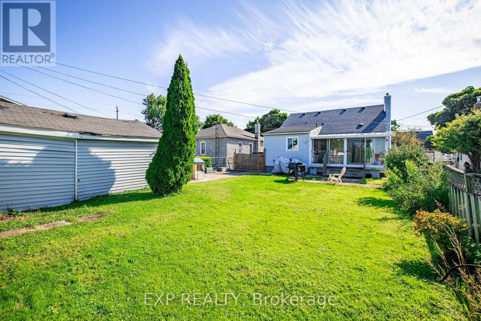 Single Family at Upper- 293 MCALPINE Avenue, Welland (Lincoln/Crowland), Ontario - Photo 2 - RE/MAX Garden City Realty
