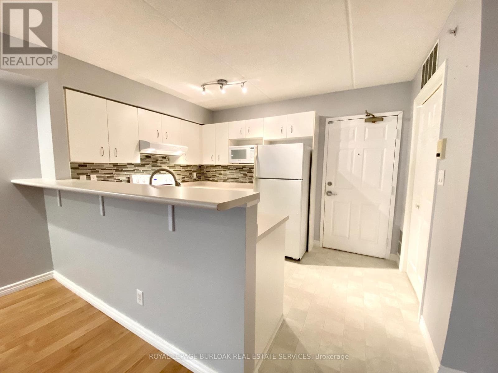 Single Family at 209- 1450 Bishops Gate, Oakville (GA Glen Abbey), Ontario - Photo 4 - RE/MAX Garden City Realty