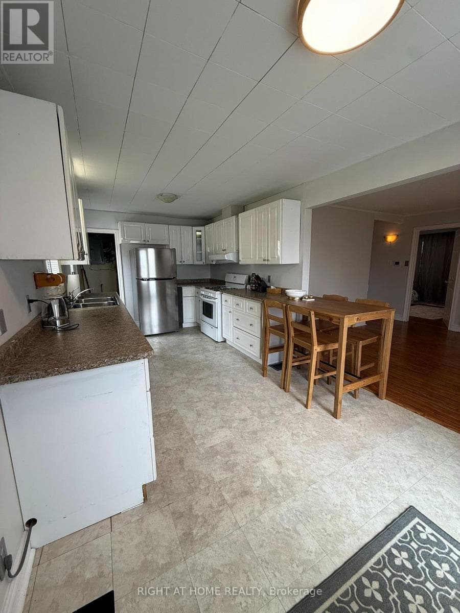 Single Family at 297 Glenwoods Avenue, Georgina (Keswick South), Ontario - Photo 3 - RE/MAX Garden City Realty