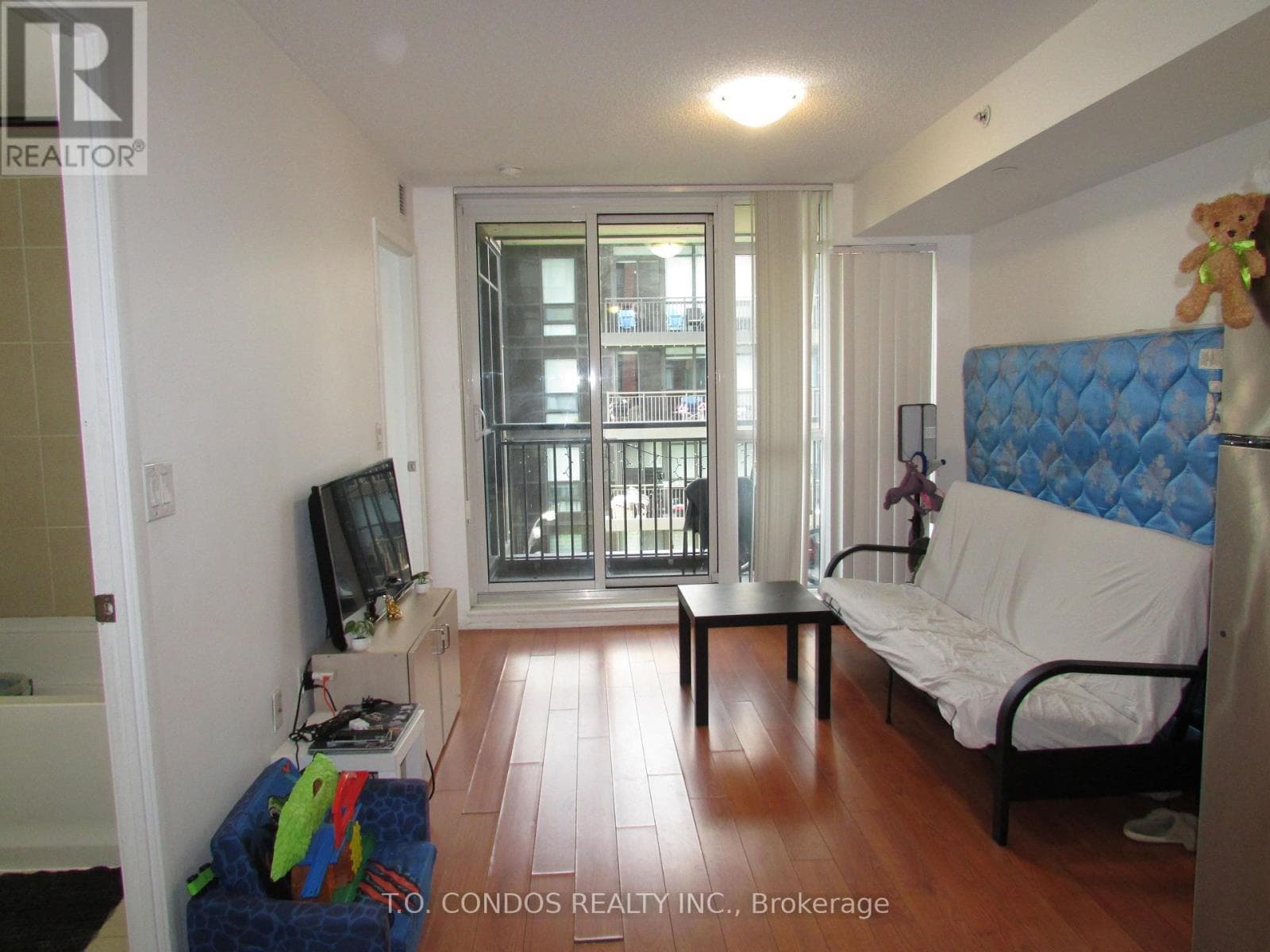 Single Family at 1103- 830 Lawrence Avenue, Toronto (Yorkdale-Glen Park), Ontario - Photo 5 - RE/MAX Garden City Realty