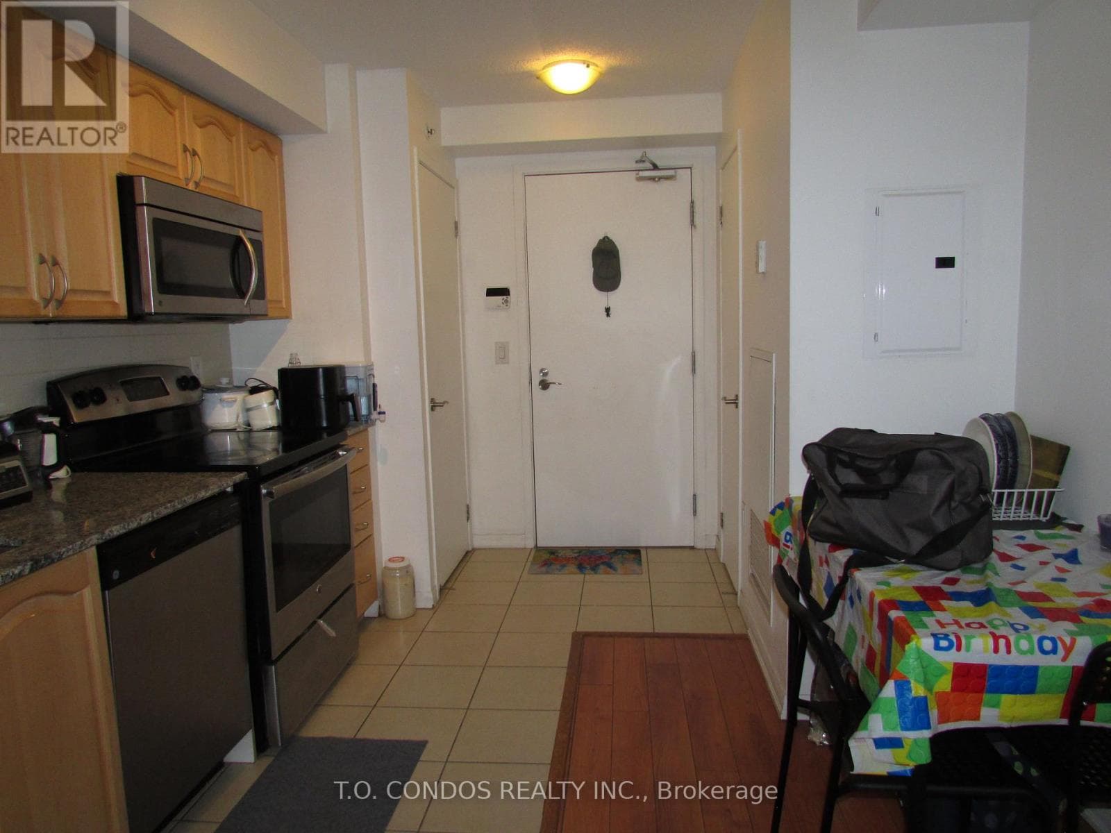 Single Family at 1103- 830 Lawrence Avenue, Toronto (Yorkdale-Glen Park), Ontario - Photo 7 - RE/MAX Garden City Realty