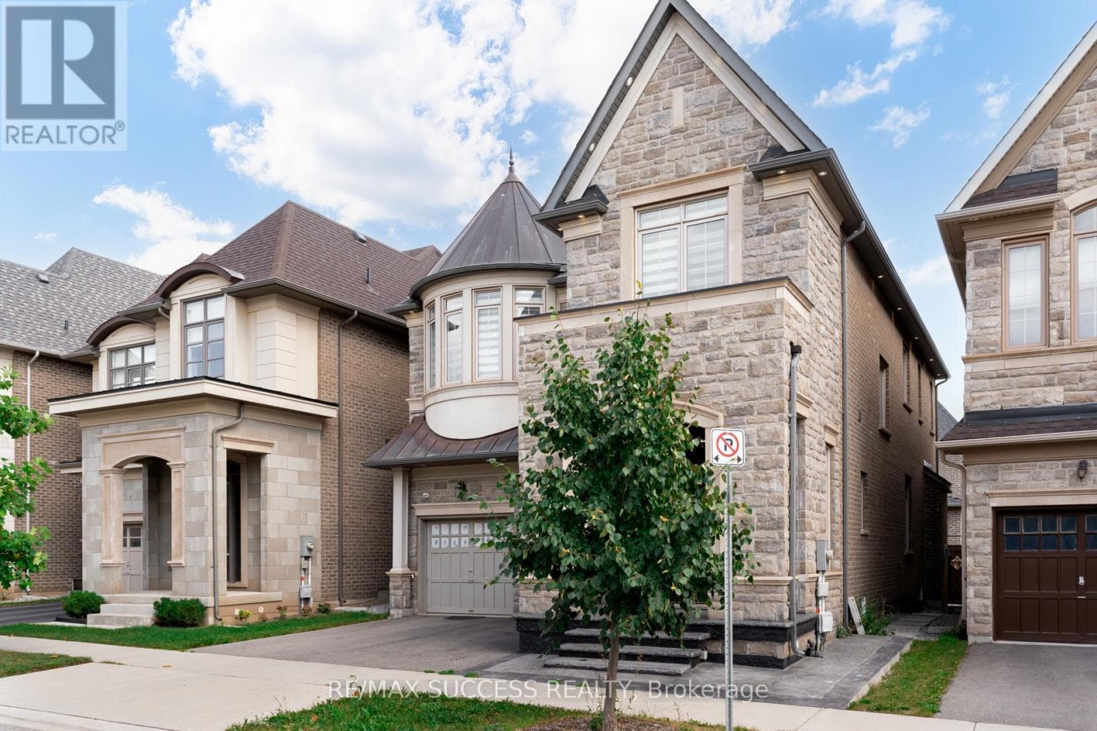 Single Family at 62 Threshing Mill Boulevard, Oakville (GO Glenorchy), Ontario - Photo 2 - RE/MAX Garden City Realty