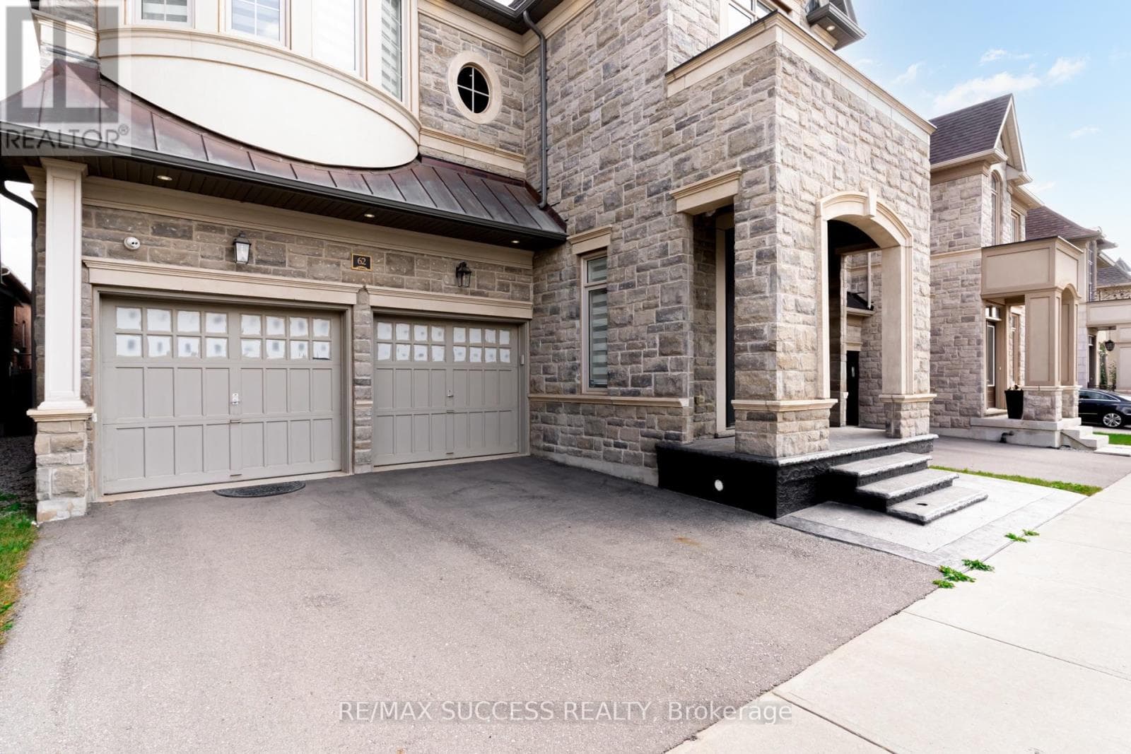 Single Family at 62 Threshing Mill Boulevard, Oakville (GO Glenorchy), Ontario - Photo 3 - RE/MAX Garden City Realty