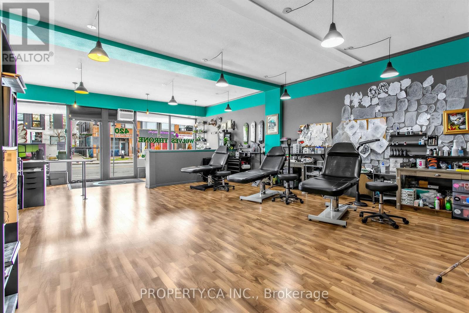 Retail at 420 Royal York Road, Toronto (Mimico), Ontario - Photo 7 - RE/MAX Garden City Realty
