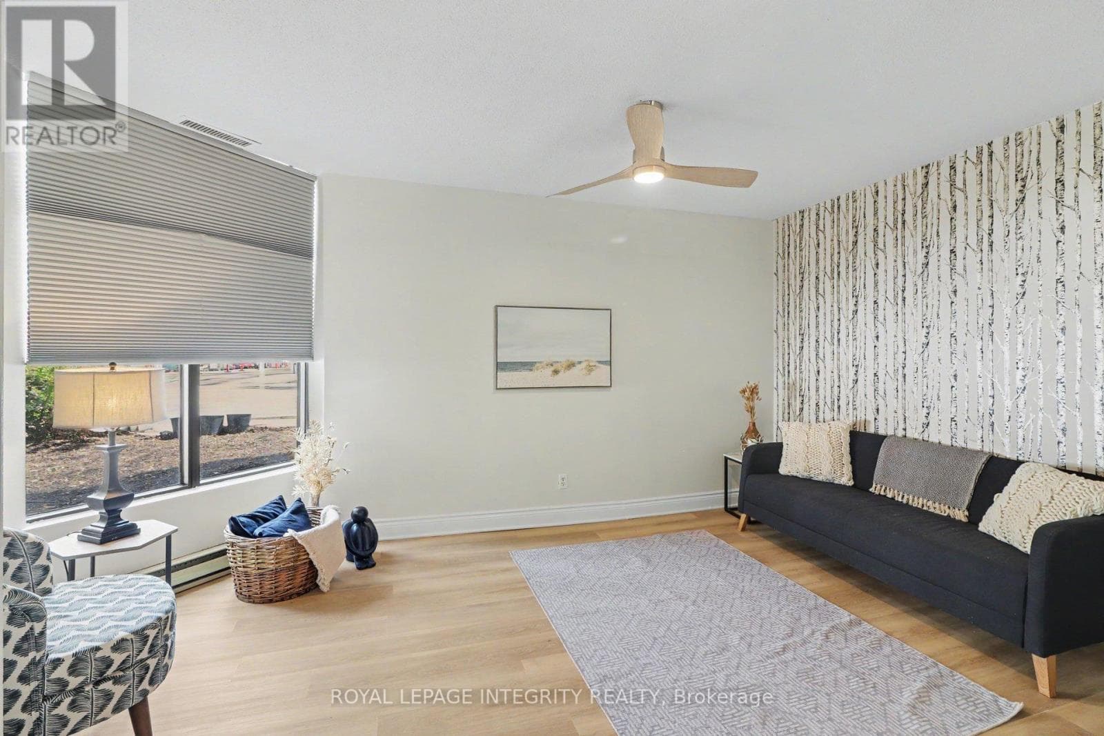 Single Family at 102- 200 Bay Street, Ottawa, Ontario - Photo 10 - RE/MAX Garden City Realty