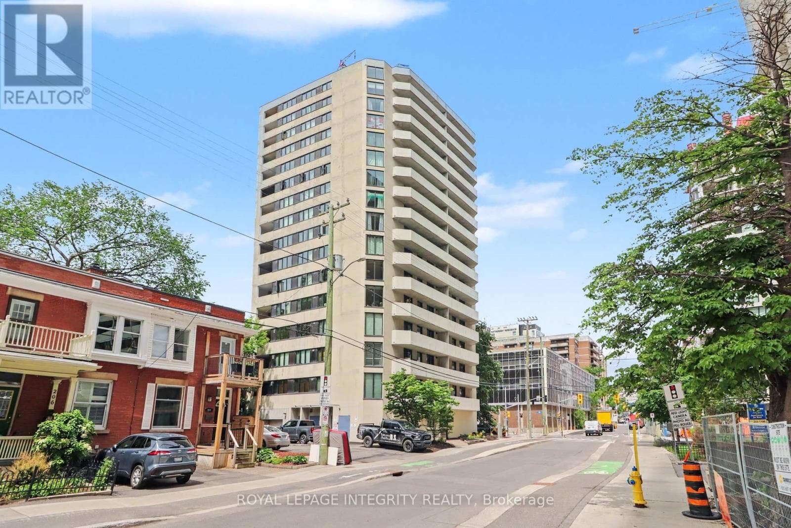Single Family at 102- 200 Bay Street, Ottawa, Ontario - Photo 3 - RE/MAX Garden City Realty