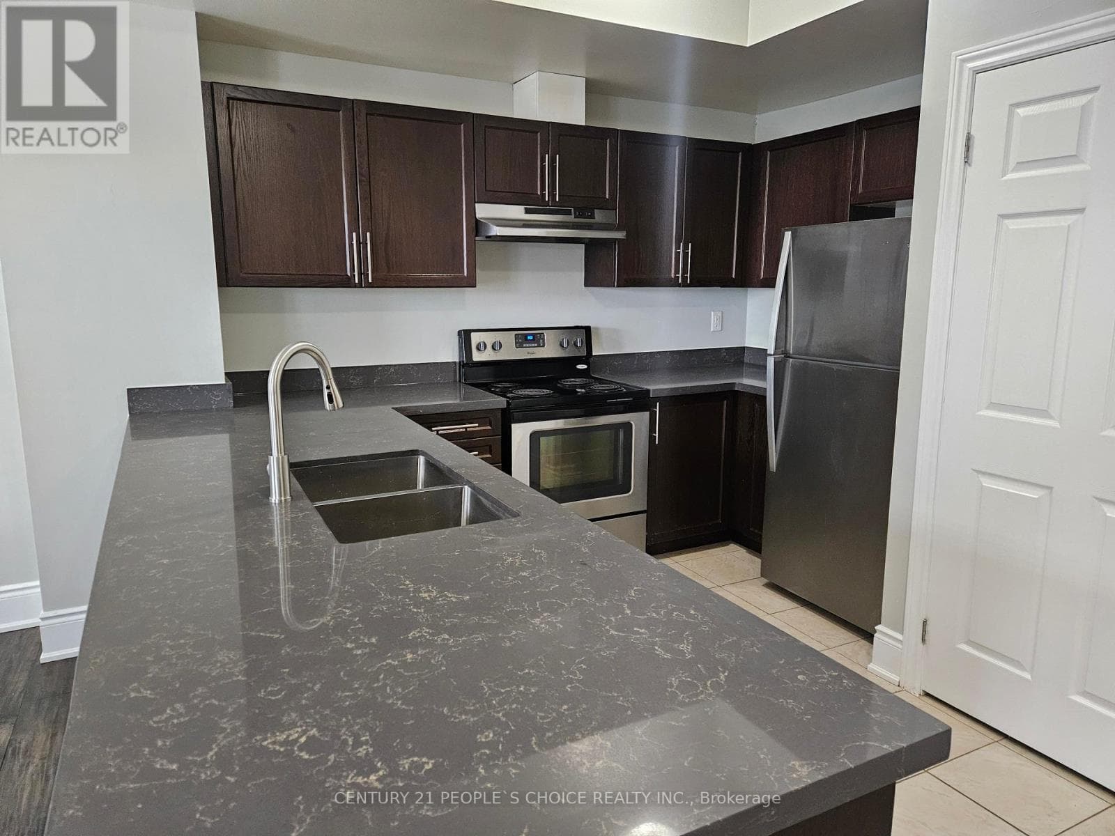 Single Family at 28-04- 2420 Baronwood Drive, Oakville (WM Westmount), Ontario - Photo 7 - RE/MAX Garden City Realty