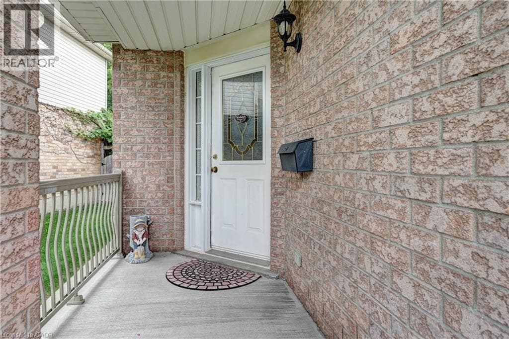Single Family at 447 HIDDEN CREEK Drive, Kitchener, Ontario - Photo 5 - RE/MAX Garden City Realty