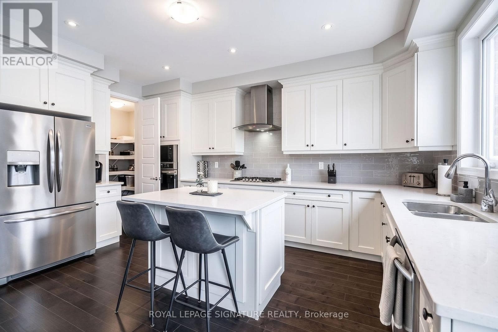 Single Family at 3355 Carding Mill Trail, Oakville (GO Glenorchy), Ontario - Photo 7 - RE/MAX Garden City Realty