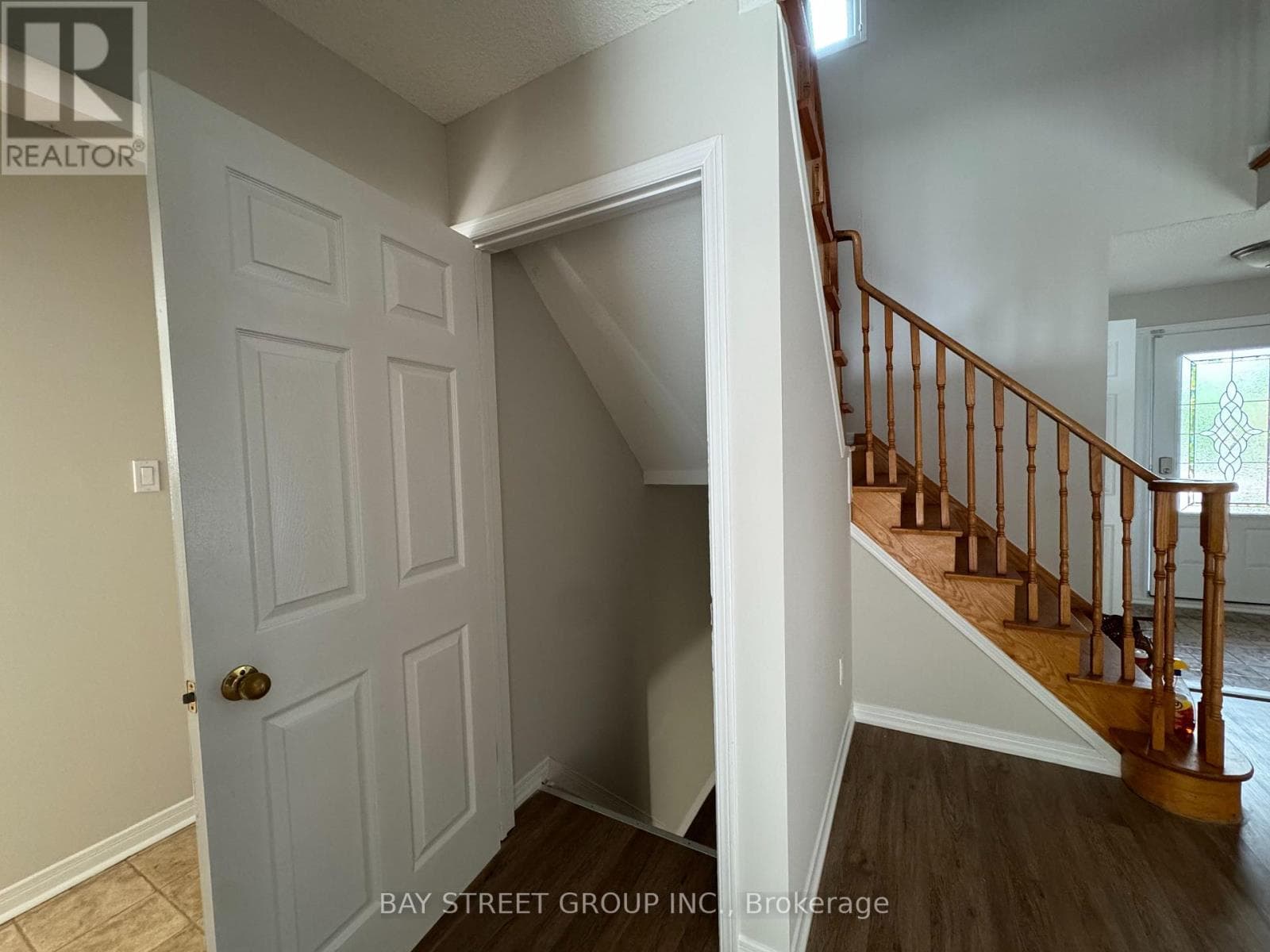 Single Family at 2034 Oxford Avenue, Oakville (RO River Oaks), Ontario - Photo 10 - RE/MAX Garden City Realty