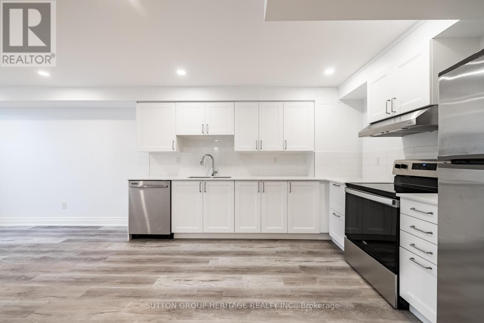 Single Family at Lower- 319 Rita's Avenue, Newmarket (Summerhill Estates), Ontario - Photo 7 - RE/MAX Garden City Realty