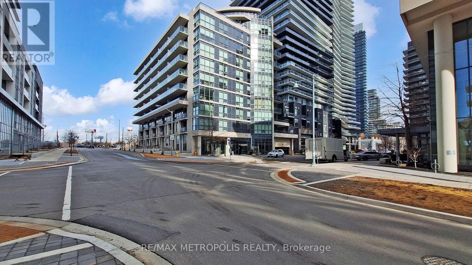Single Family at 3307- 56 Annie Craig Drive, Toronto (Mimico), Ontario - Photo 2 - RE/MAX Garden City Realty