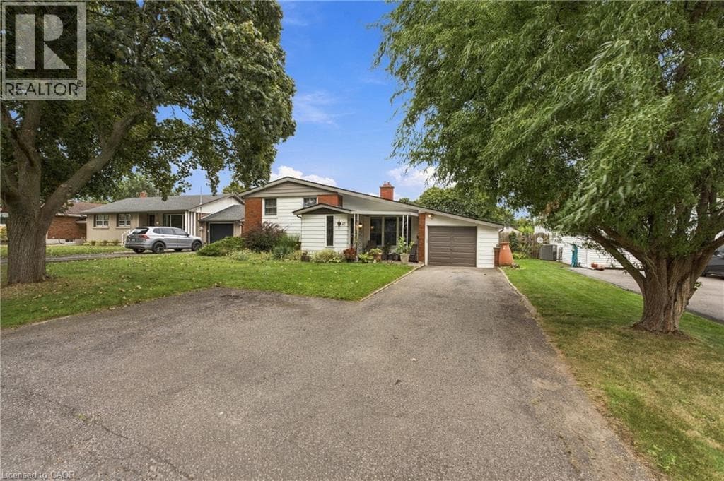 Single Family at 67 WAKELIN Terrace, St. Catharines, Ontario - Photo 2 - RE/MAX Garden City Realty