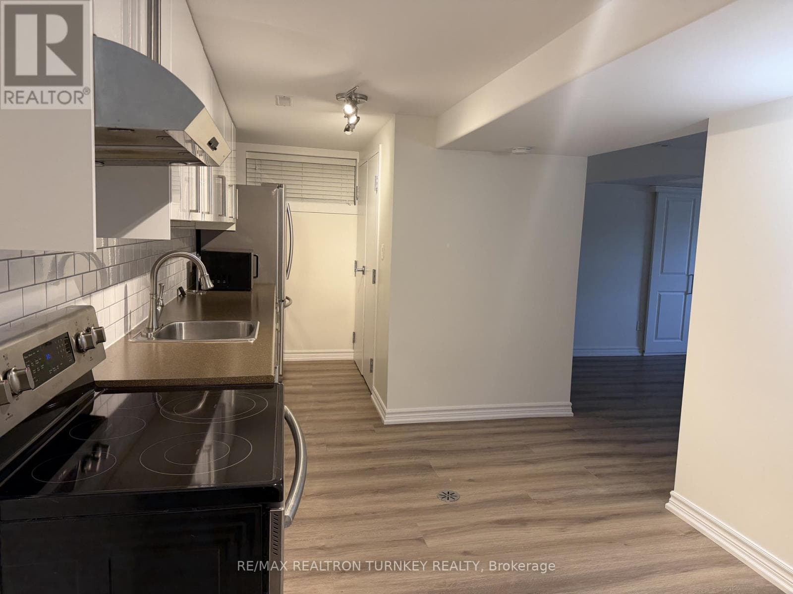 Single Family at Lower- 310 Queen Street, Newmarket (Central Newmarket), Ontario - Photo 10 - RE/MAX Garden City Realty