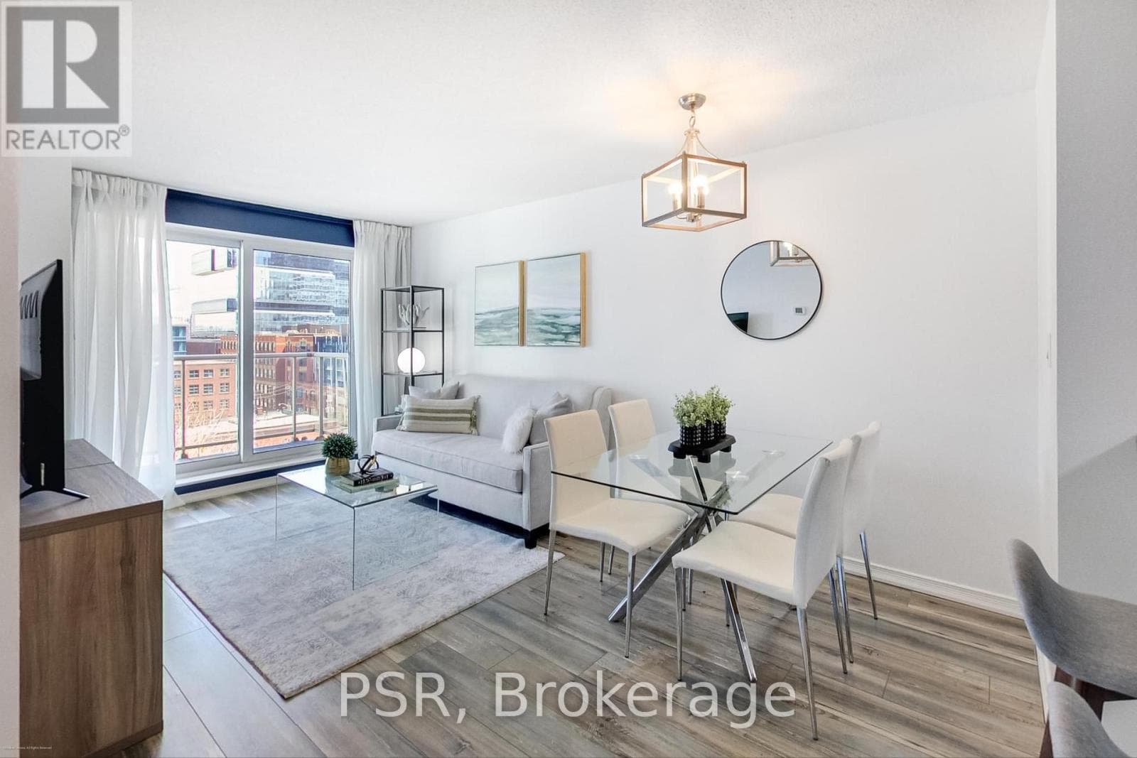 1023- 230 King Street