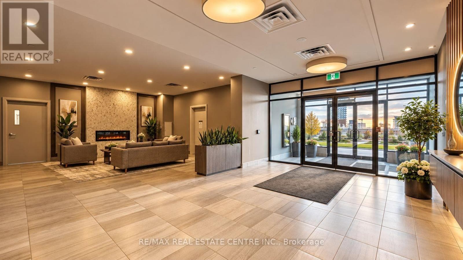Retail at 4- 150 Oak Park Boulevard, Oakville (RO River Oaks), Ontario - Photo 5 - RE/MAX Garden City Realty