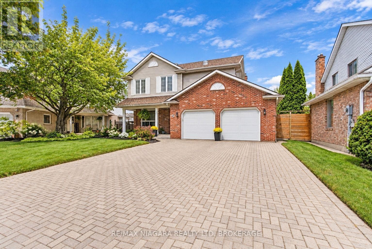 5 THORN Place