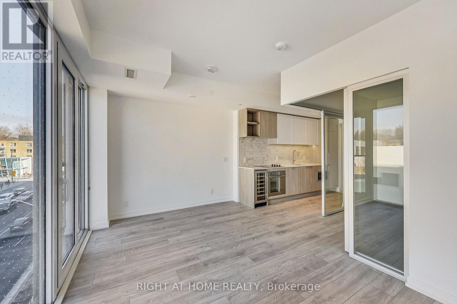 Single Family at 519- 2020 Bathurst Street, Toronto (Humewood-Cedarvale), Ontario - Photo 5 - RE/MAX Garden City Realty