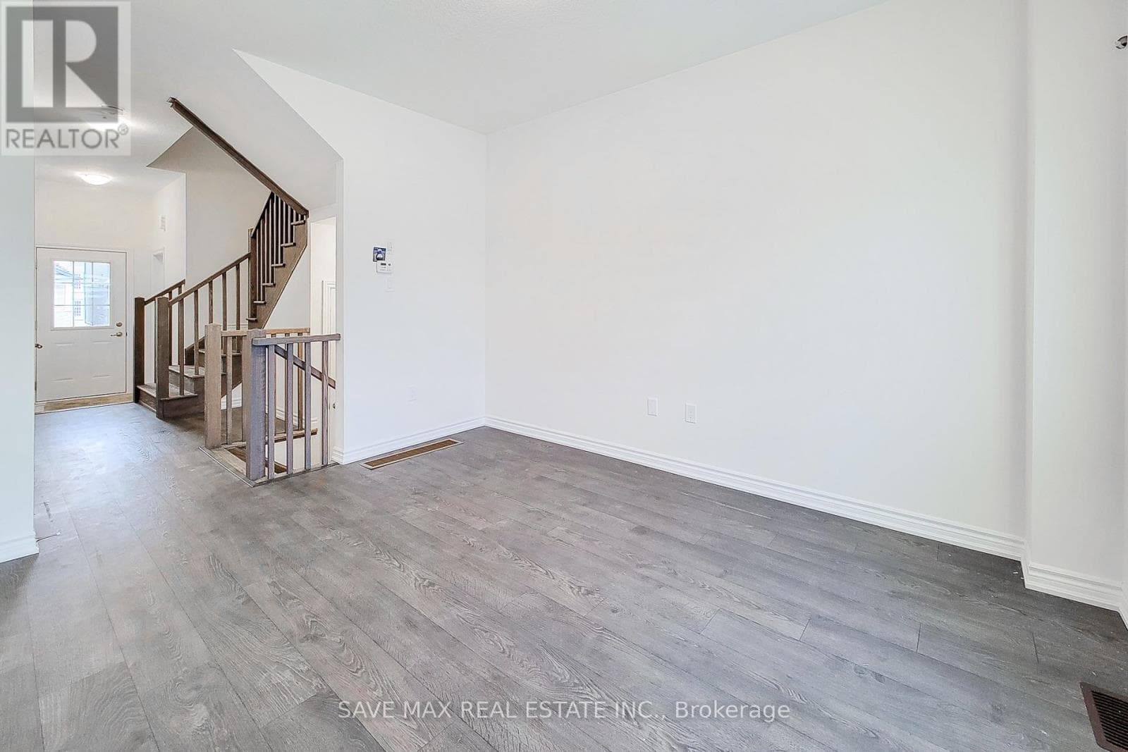 Single Family at 60 Hitchman Street, Brant (Paris), Ontario - Photo 7 - RE/MAX Garden City Realty
